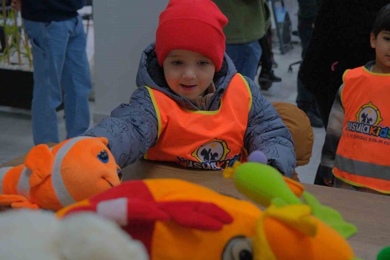 Bolu'daki 5 yaşındaki kreş öğrencileri, ihtiyaç sahibi yaşıtları için hayır