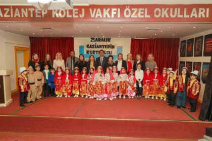 Gaziantep Kolej Vakfı Özel Anaokulu’nda 25 Aralık Gaziantep’in Kurtuluşu Töreni Duygusal Anlara Sahne Oldu
