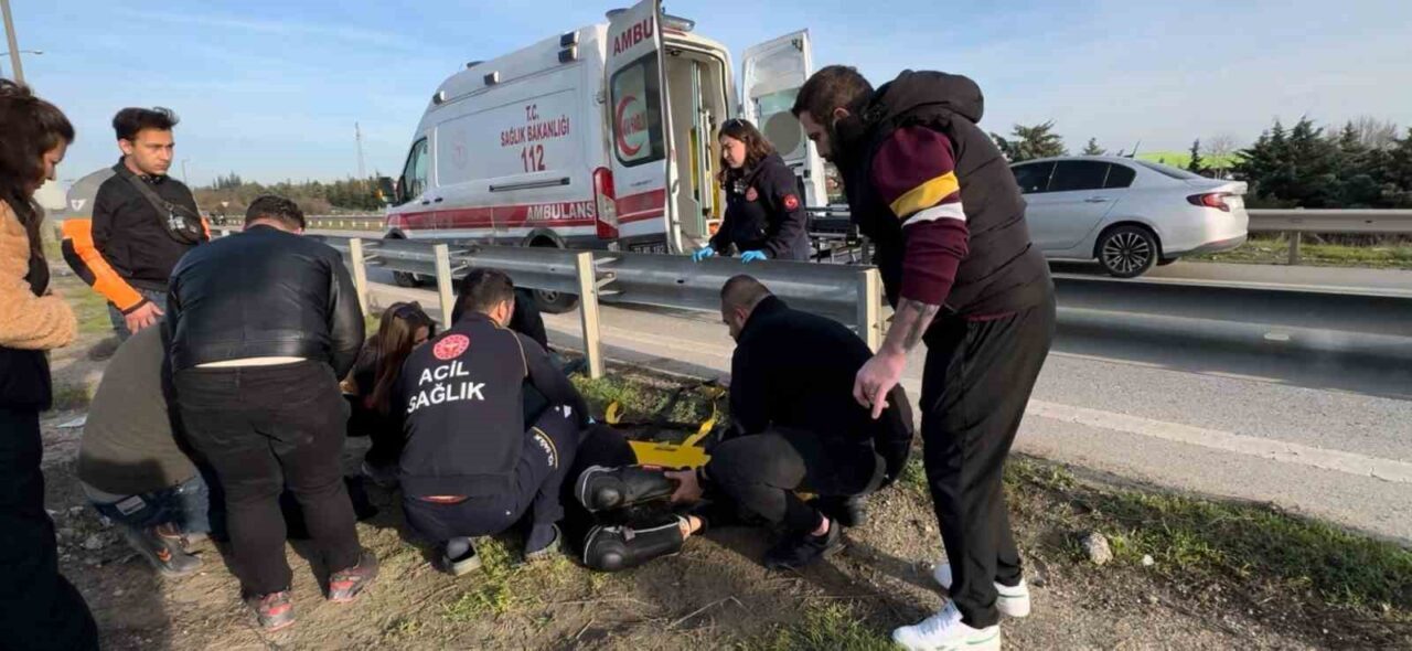Edirne'de bariyerlere çarpan motosiklet sürücüsü T.E., üniversite öğrencisi olarak ağır