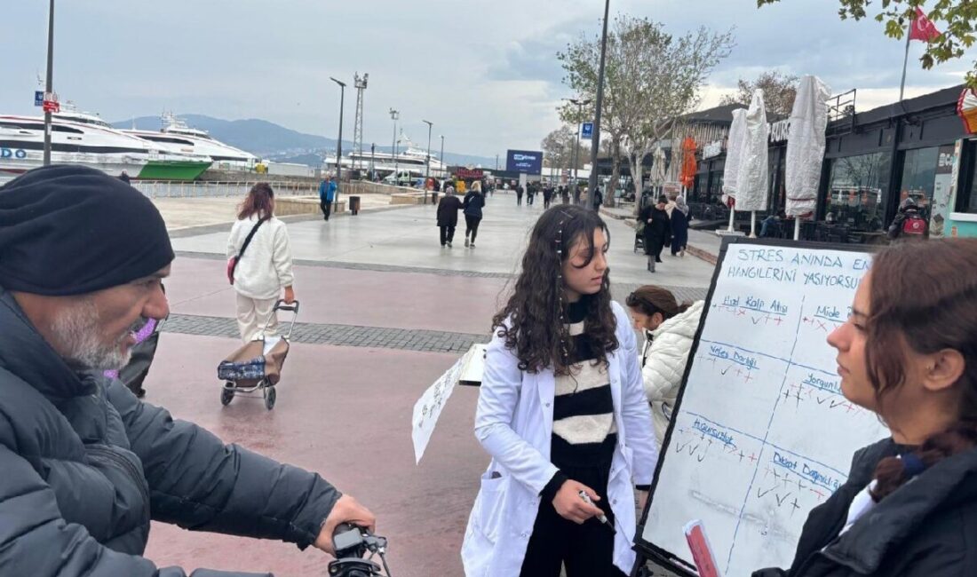 Mudanya Üniversitesi’nden Ruh Sağlığına Destek Projesi: Stant Çalışmaları Başladı Mudanya Üniversitesi öğrencileri, toplum ruh sağlığını desteklemek amacıyla sahilde stant