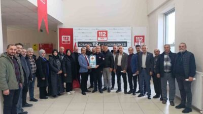Kütahya Muhtar Derneği Başkanı İsmail Arı ve muhtarlar, 112 Acil