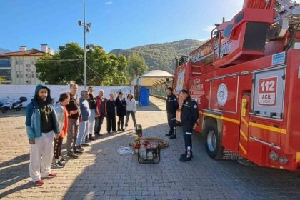 Muğla Büyükşehir Belediyesi, Gönüllü İtfaiyeci Eğitimleriyle Afetlere Karşı Dirençli Toplum Oluşturuyor