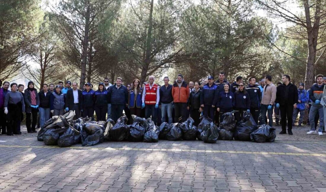 Muğla Büyükşehir Belediyesi, Ula Göleti'nde başlattığı temizlik seferberliğiyle 13 ilçede