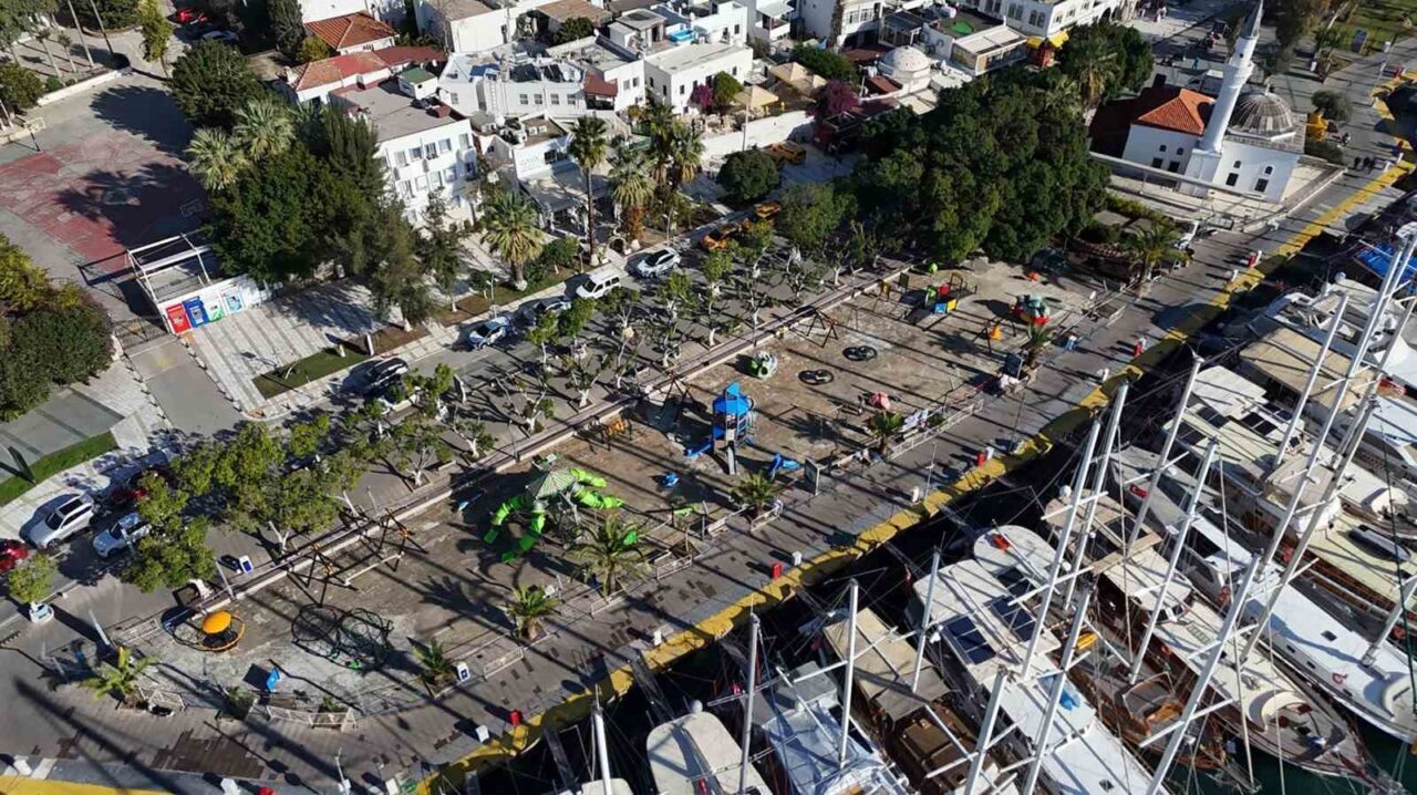 Bodrum Liman Oyun Parkı Yenileme Projesi ile Çocuklara Güvenli ve Modern Oyun Alanı Sağlanacak Muğla Büyükşehir Belediyesi, Bodrum’da 20 milyon TL yatırımla Bodrum Liman