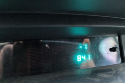 Muğla’da Soğuk Hava Dalgası Etkili Olmaya Başladı, Araç Termometreleri -1 Dereceyi Gösterdi