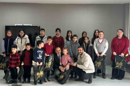 Muradiye’de 2. kitap okuma yarışması ödül töreni düzenlendi