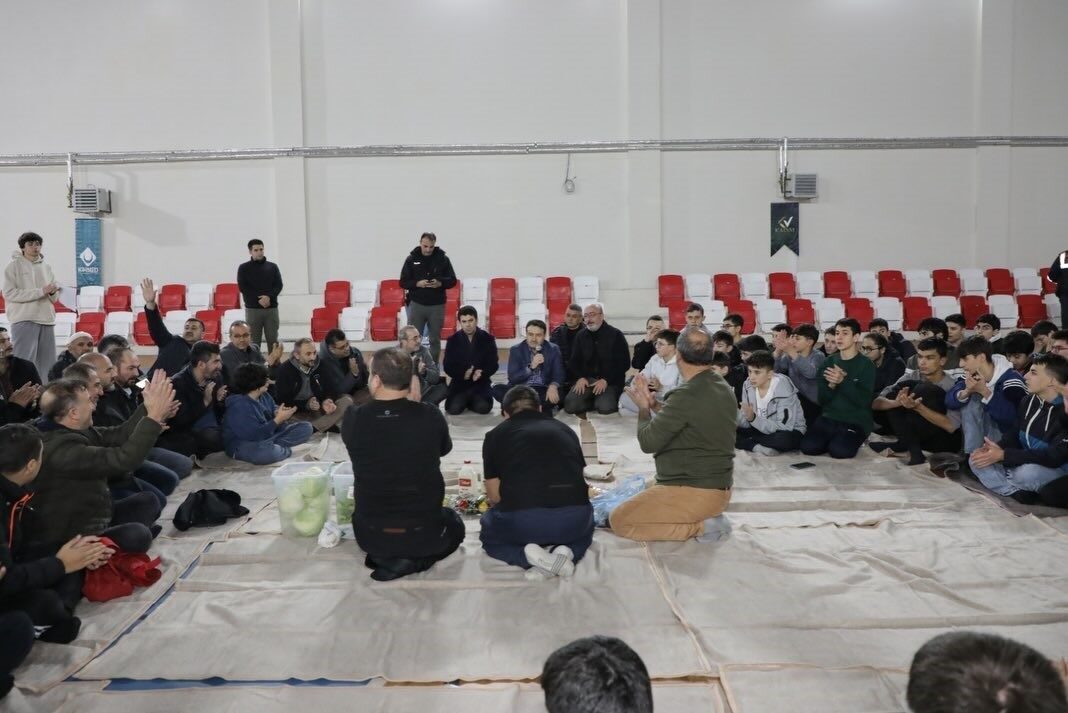 Kütahya'nın Gediz ilçesindeki Murat Dağı Gençlik Kampı'nda düzenlenen "2025 yılı