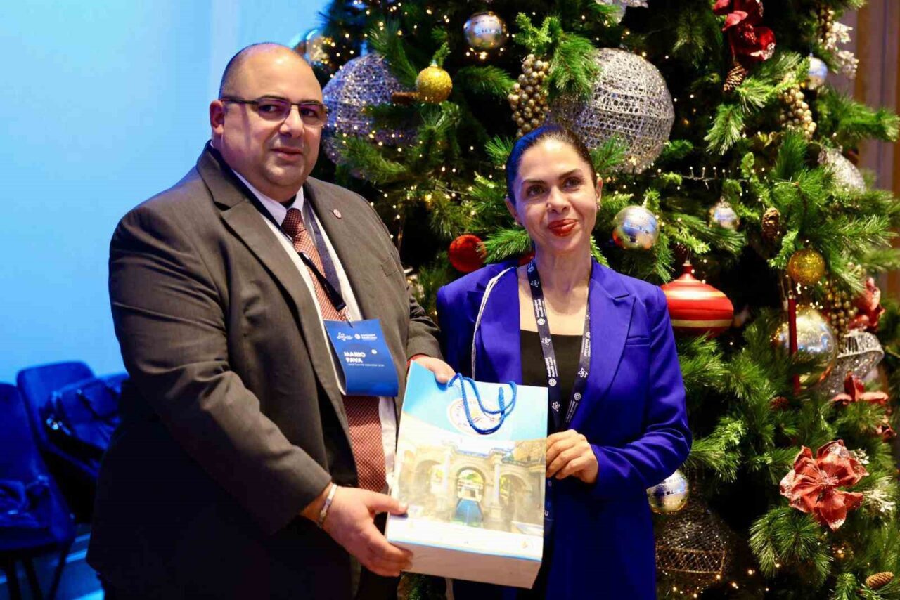 Muratpaşa Belediyesi, Avrupa Liderler Zirvesi’nde Yerel Demokrasi Uygulamalarını Tanıttı