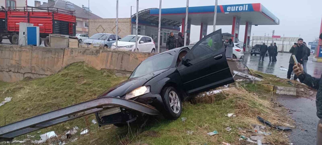 Muş-Bitlis kara yolunda meydana gelen trafik kazasında, 01 AOM 333