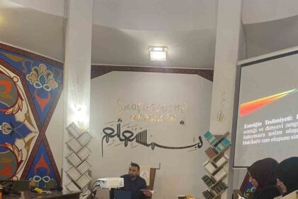 Müslüman Kimliği İnşa Etme Üzerine kitap tahlili gerçekleştirildi