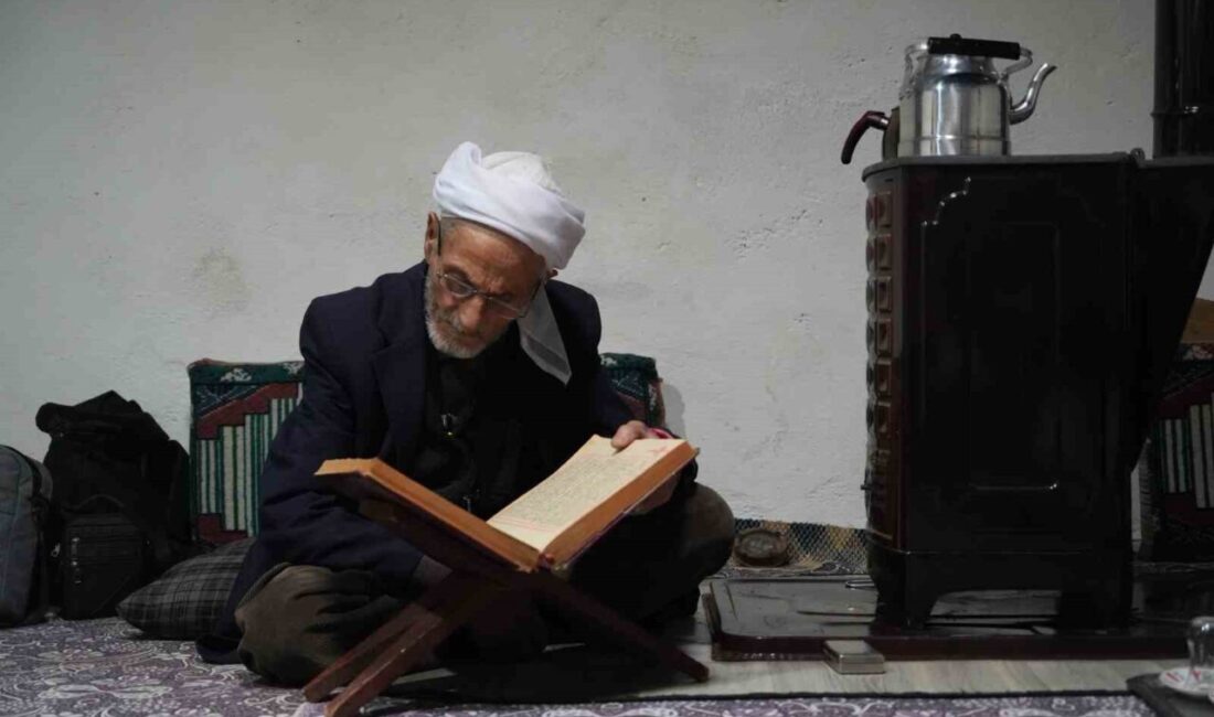 Kırköy’de 86 Yaşındaki Rüstem Balık, Yarım Asırdır Sadece Çay ve Gofretle Yaşıyor Muş'un Kırköy beldesinde yaşayan 86 yaşındaki Rüstem Balık, geçirdiği mide