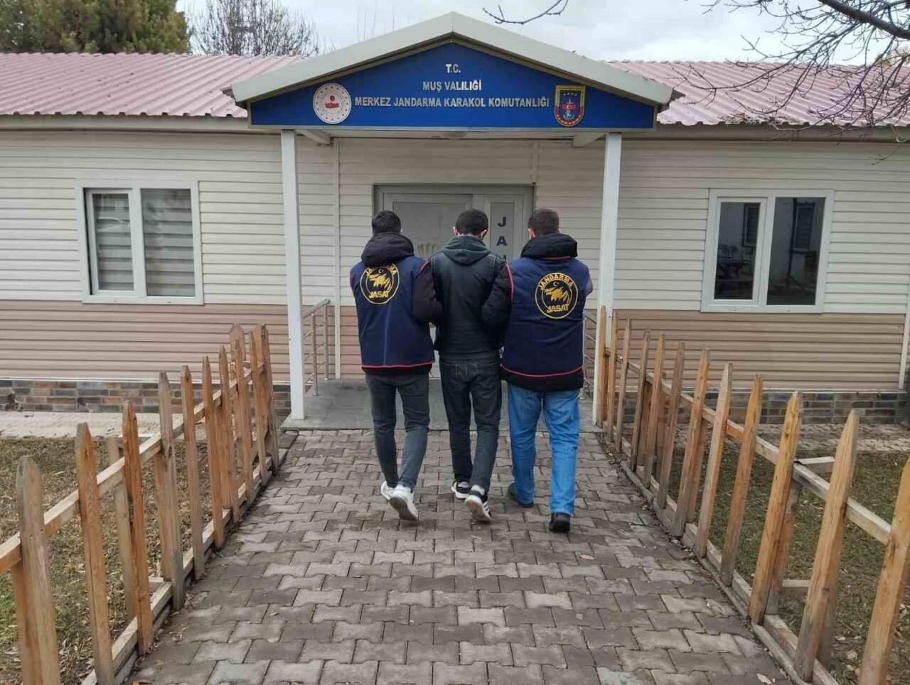 Muş İl Jandarma Komutanlığı, dolandırıcılık suçundan 3 yıl 4 ay