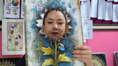 Muş'ta açılan kağıt rölyef kursuna katılan kadınlar, hem meslek öğreniyor