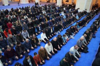 Regaip Kandili’nde Muş’ta camiler doldu, vatandaşlar ibadetle geceyi geçirdi