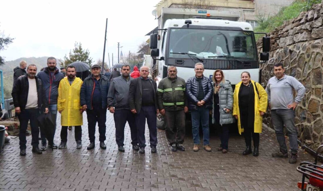 Nazilli Belediyesi, “Yeşeren Topraklar” Projesi Kapsamında Işıklar Mahallesi’nde 5 Bin Fidan Dağıttı Nazilli Belediyesi, "Yeşeren Topraklar" projesi çerçevesinde Işıklar Mahallesi'nde 5 bin