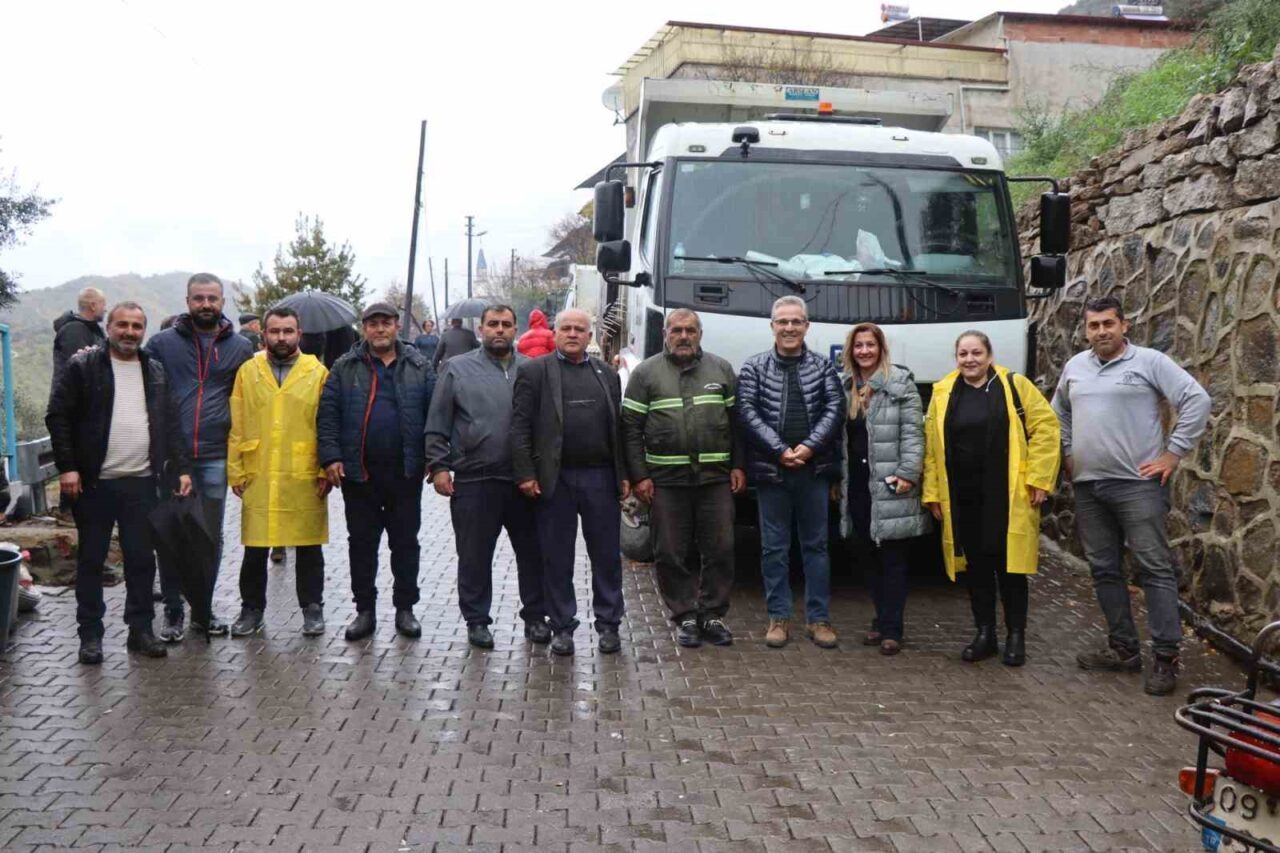 Nazilli Belediyesi, "Yeşeren Topraklar" projesi çerçevesinde Işıklar Mahallesi'nde 5 bin