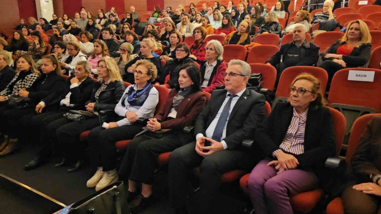 Nazilli’de ‘Yolları Açan Kadınlar’ Konferansıyla Kadın Hakları Kutlandı