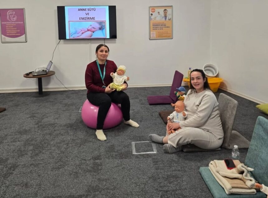 Nazilli’de anne adaylarına eğitim programları sürerken, katılım belgeleri teslim edildi