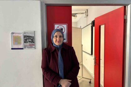 45 Yaşındaki Anne, Üzerinde Taşıdığı Üniversite Hayaline Sonunda Kavuştu