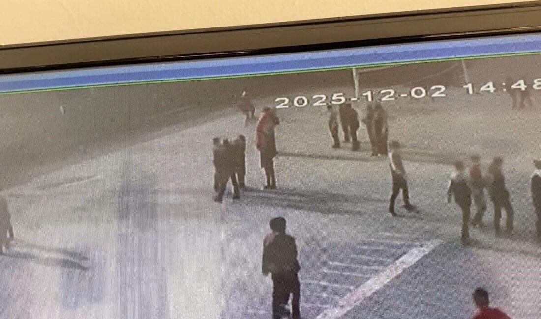 Eskişehir'de Nurcan Beşer adlı öğretmen, 2 Aralık'ta öğrencisinin boğazına sentetik