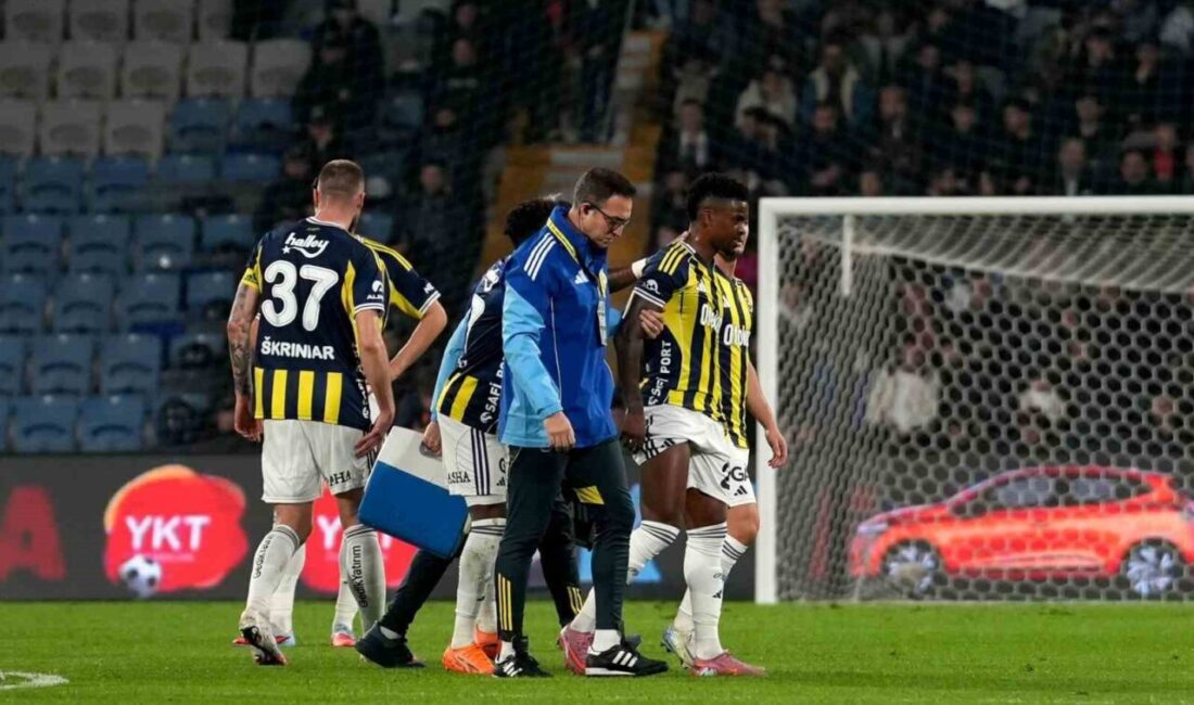 Fenerbahçe’den Nelson Semedo’nun sakatlığı hakkında açıklama: Sağ arka adalesinde kısmi yırtık belirlendi. Fenerbahçe, Nelson Semedo'nun sağ arka adalesinde kısmi yırtık tespit edildiğini