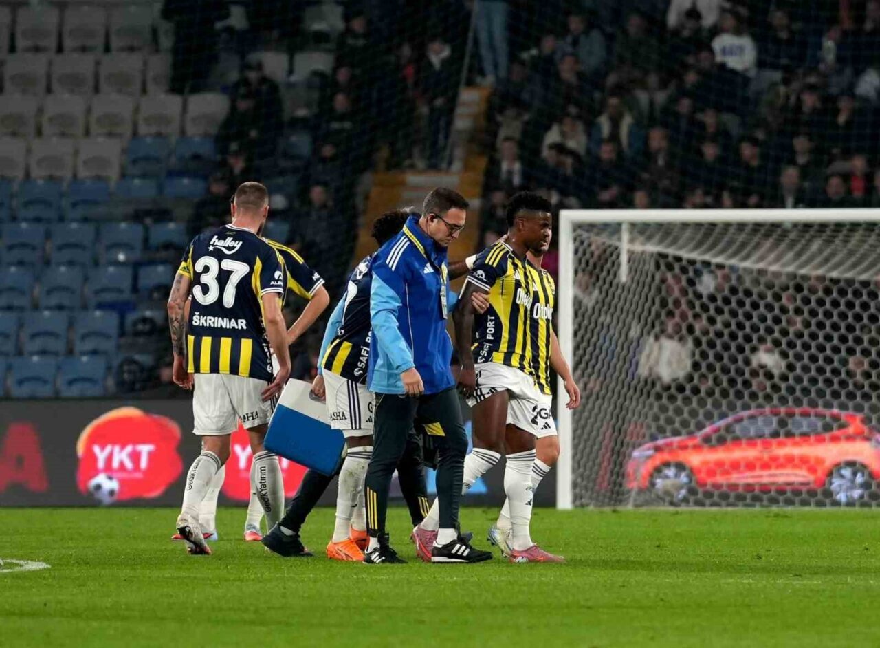 Fenerbahçe, Nelson Semedo'nun sağ arka adalesinde kısmi yırtık tespit edildiğini