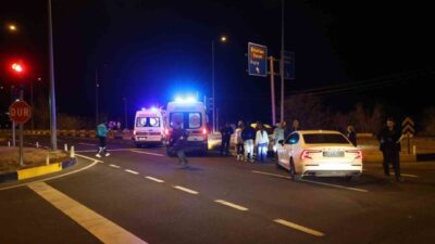 Nevşehir’de Kırmızı Işık İhlali Sonucu Meydana Gelen Kazada İki Kişi Yaralandı Nevşehir'de kırmızı ışık ihlali sonucu meydana gelen kazada, Mustafa E.'nin