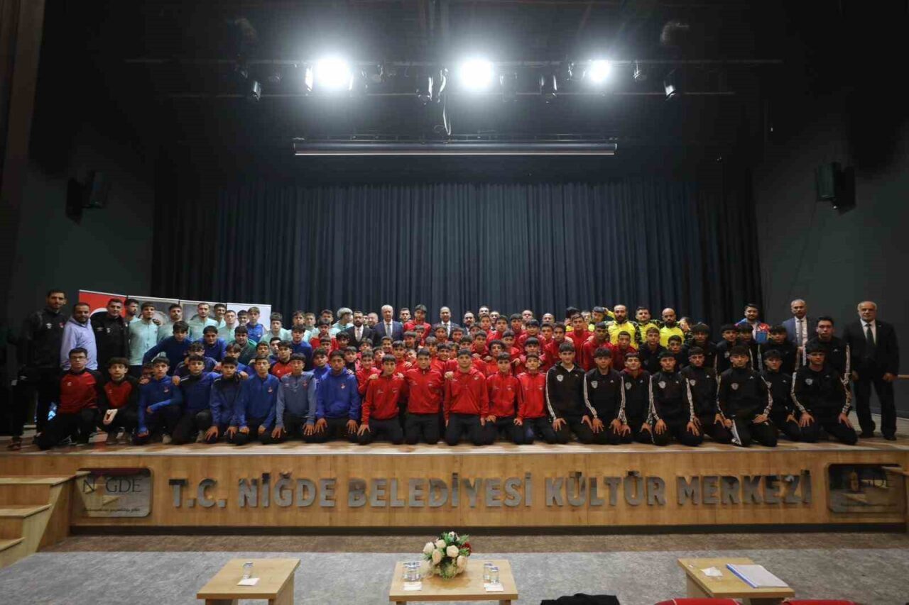 Niğde Belediyesi, amatör 12 kulübe toplam 1 milyon TL'yi aşkın