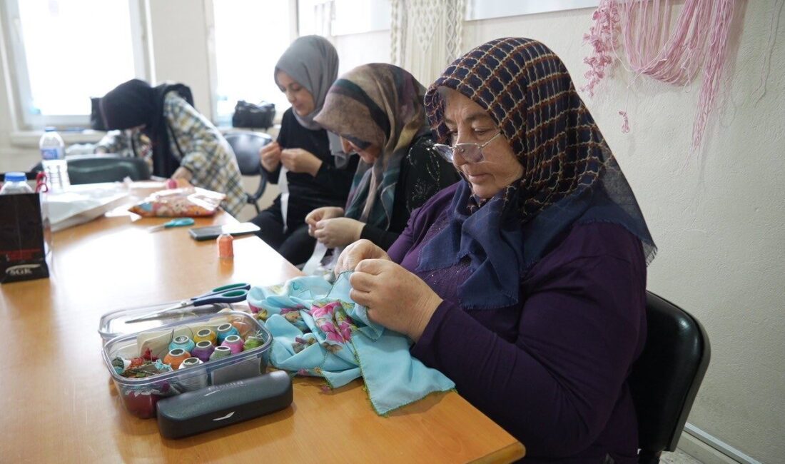 Niğde’de Hayat Boyu Öğrenme Kurslarına Yoğun İlgi: 4 Bin 802 Kayıt Yapıldı Niğde Halk Eğitimi Merkezi, Eylül 2025'te 191 kurs açarak 4,802