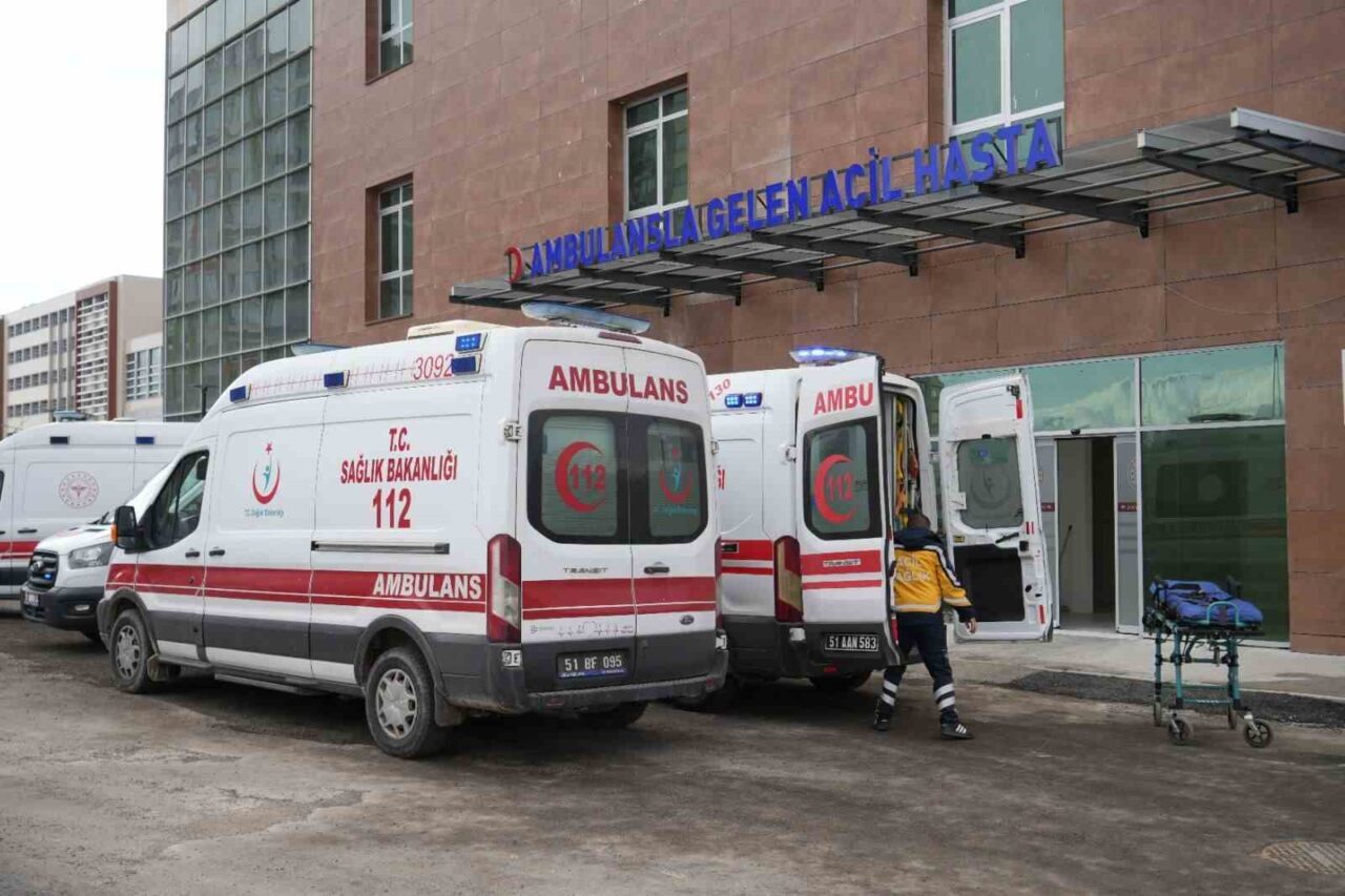 Niğde’de tavuk döner tüketen 7 öğrenci hastaneye kaldırıldı