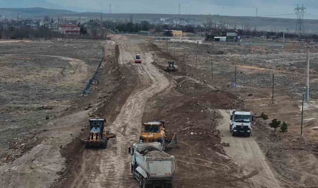 Niğde’nin Yeşilburç Köyü’nde Bisiklet ve Yürüyüş Yolu Projeleri Tamamlanıyor Niğde Valisi Cahit Çelik, Yeşilburç köyünde bisiklet ve yürüyüş yolları
