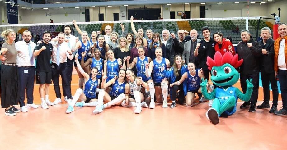 Nilüfer Belediyespor Eker, İlbank’ı 3-1 Yenerek Üst Üste Üçüncü Galibiyetini Elde Etti Nilüfer Belediyespor Eker Kadın Voleybol Takımı, Vodafone Sultanlar Ligi'nde İlbank'ı