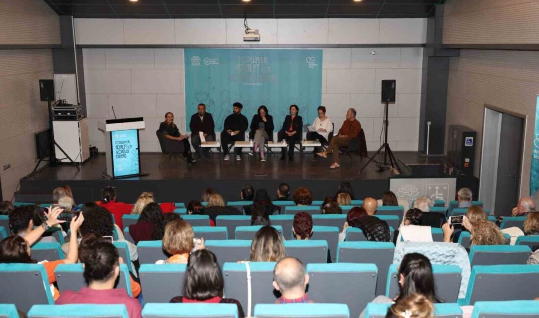 Nilüfer Belediyesi ve Nilüfer Kent Konseyi’nin düzenlediği 5 Aralık Dünya