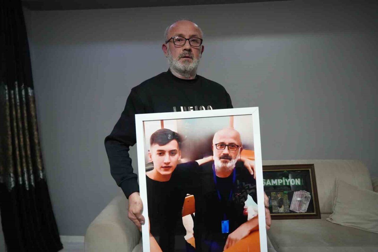 Kocaeli’de Bıçaklanarak Hayatını Kaybeden Genç için Baba Raif Şirin’den Adalet Çağrısı