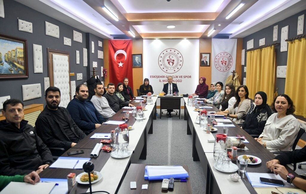 Eskişehir Öğrenci Yurtlarında Yeni Sportif Faaliyetler İçin Toplantı Düzenlendi Eskişehir Gençlik ve Spor İl Müdürlüğü, 2025-2026 Eğitim-Öğretim Dönemi için