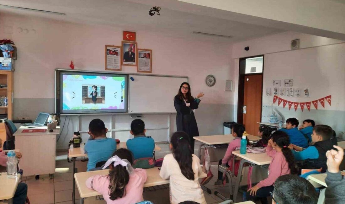 Aydın’da Öğrencilere Avukatlık, İnsan Hakları ve Demokrasi Konularında Eğitim Verildi Aydın'ın Efeler ve İncirliova ilçelerinde düzenlenen eğitim etkinlikleri ile öğrenciler,