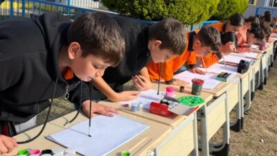 Manisa'nın Sarıgöl ilçesindeki Çavuşlar İlkokulu ve Ortaokulu, 3 Aralık Dünya