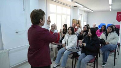 Niğde Ömer Halisdemir Üniversitesi, işitme engelli bireylerle etkili iletişim kurabilmek