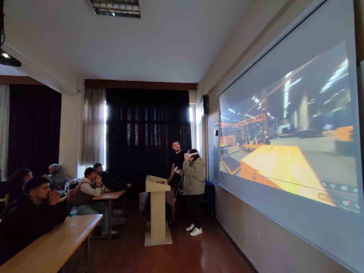 Gümüşova Meslek Yüksekokulu, öğrencileri sektör temsilcileriyle buluşturdu. Etkinliğe katılan Kalıp