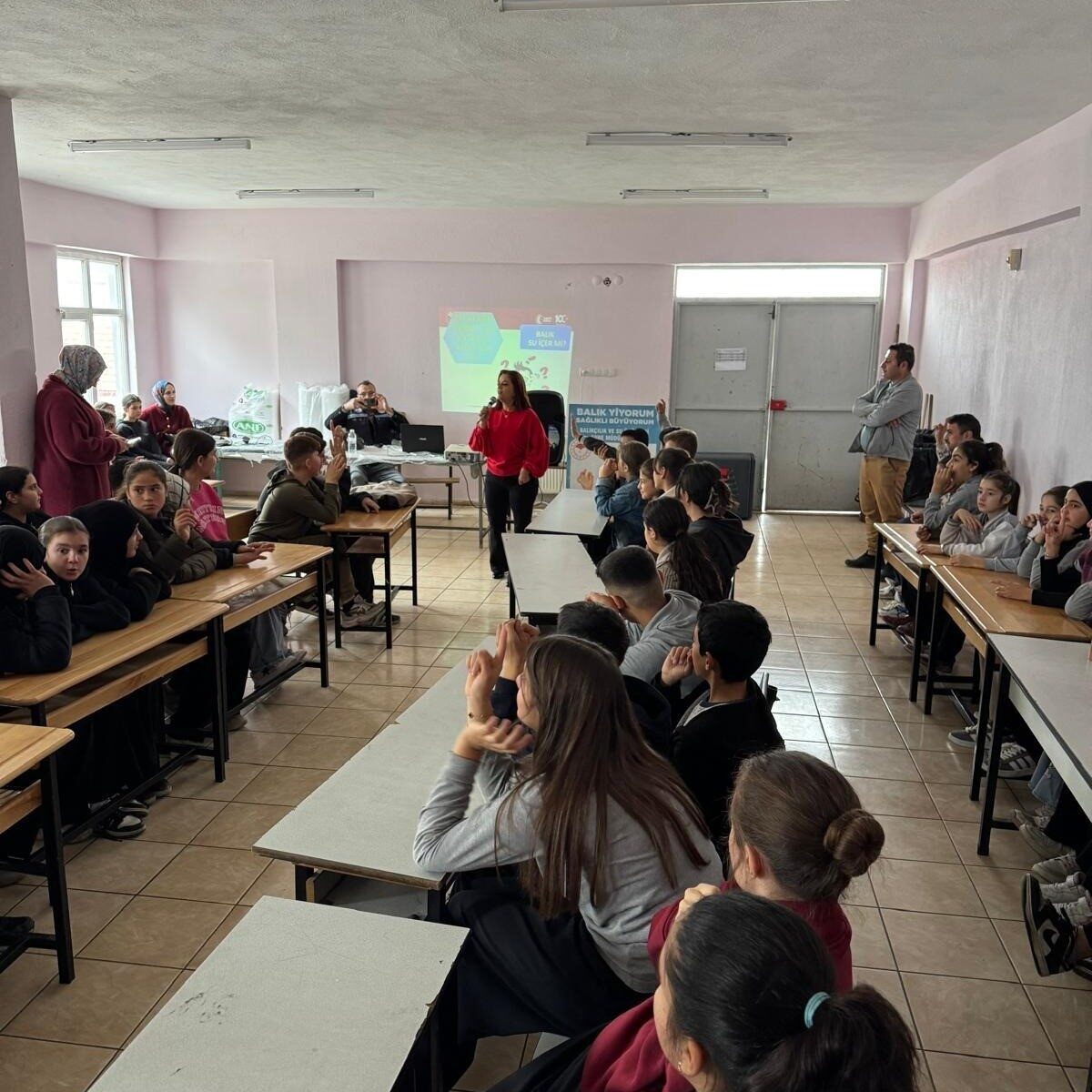 Buharkent İlçe Tarım ve Orman Müdürlüğü, Savcıllı Ortaokulu'nda su ürünleri