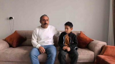 Bursa'nın İnegöl ilçesinde Ömer Osman Çağlayan Ortaokulu'nda okul müdürü Mustafa