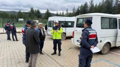 Pazarlar ilçesinde, okul servis araçlarının denetimleri gerçekleştirildi. İlçe Milli Eğitim