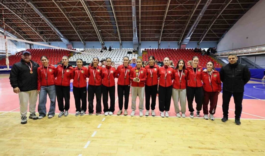 Manisa’da Voleybol Gençler İl Birinciliği Müsabakaları Sonuçlandı, Şampiyonlar Belli Oldu Manisa'da düzenlenen 2025-2026 Sezonu Okul Sporları Voleybol Gençler İl Birinciliği