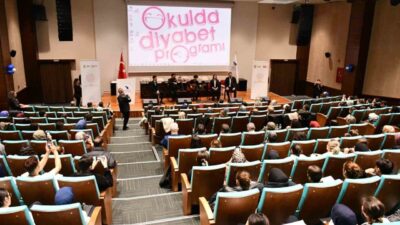 Düzce Üniversitesi Tıp Fakültesi, "Okulda Diyabet" konferansını düzenledi. Prof. Dr.