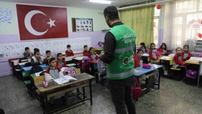 Haliliye Belediyesi, çevre bilincini artırmak için okullarda eğitimler düzenliyor. UNDP