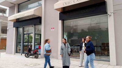 Dünyaca ünlü Oleg Cassini, Türkiye’deki operasyonlarını sonlandırarak Adana mağazasındaki 9