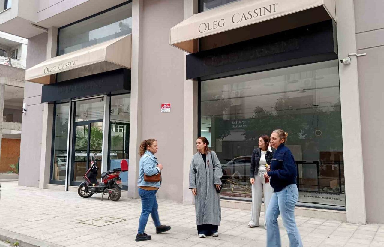 Dünyaca ünlü Oleg Cassini, Türkiye’deki operasyonlarını sonlandırarak Adana mağazasındaki 9