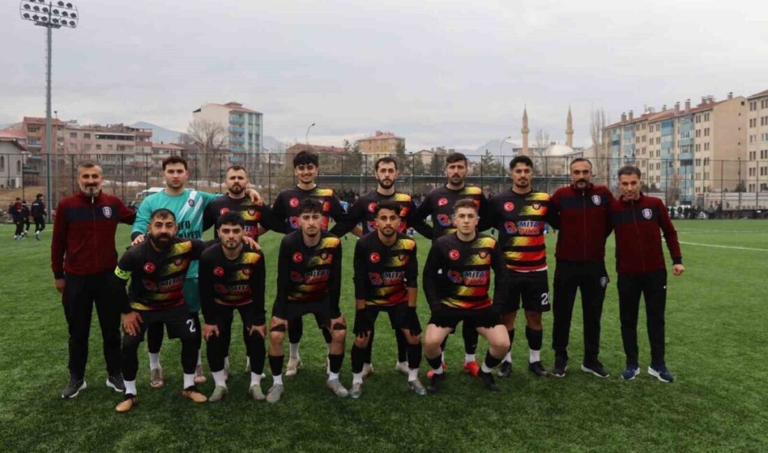 Oltu 25 Mart Belediye Spor, Erzurum İdmanocağı FK’yı 6-1’lik skorla mağlup ederek taraftarına büyük bir futbol ziyafeti sundu Oltu 25 Mart Belediye Spor, sahasında Erzurum İdmanocağı FK'yı 6-1