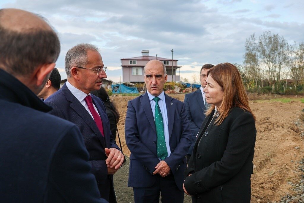 Ondokuz Mayıs Üniversitesi Rektörü Prof. Dr. Fatma Aydın ve yönetimi,