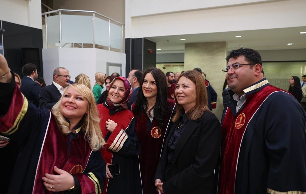 Samsun Ondokuz Mayıs Üniversitesi’nde 182 Akademisyene Yükselme Töreni Düzenlendi Samsun Ondokuz Mayıs Üniversitesi, 2023'te akademik unvan alan 182 akademisyeni